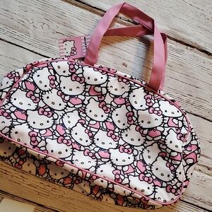 🆕️ CUTE PINK AND WHITE HELLO KITTY TRAVEL BAG 💕🤍